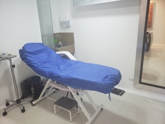 Dr. Jorge Luis Azocar Perozo, Cirujano plástico