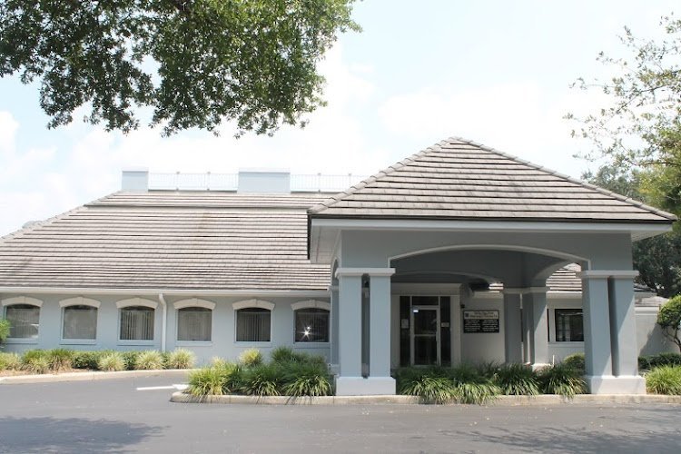 Ear Nose Throat & Plastic Surgery: Tran Hao N MD